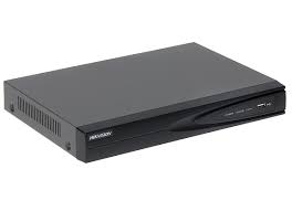 Hikvision - NVR 4 ch up to 8MP . DS-7604NI-K1/4P